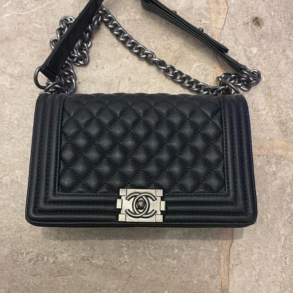 Black Quilted Chain Bag - Picture 1 of 8